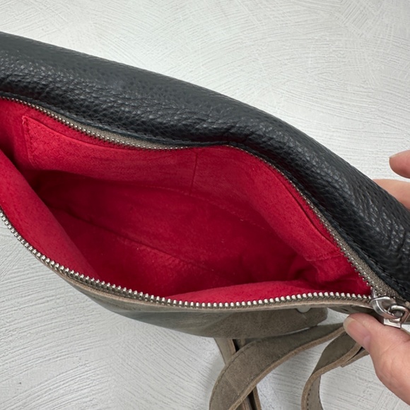 Hammitt Dillon Black & Pewter Brushed Silver Hardware Cross Body Shoulder Clutch - Picture 10 of 13